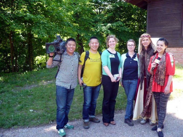 Das Team des chinesischen Fernsehens „Chengdu TV/Chengdu Media Group“ zu Gast